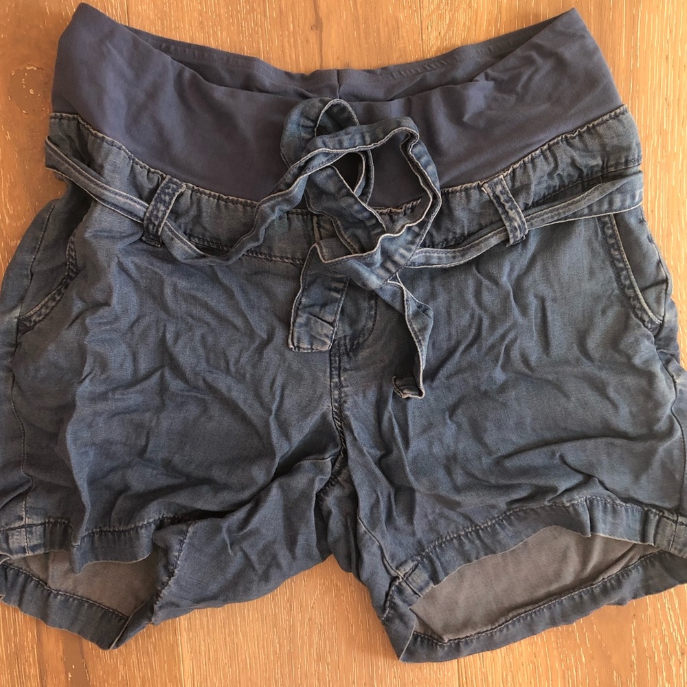 Maternity shorts (H&M)